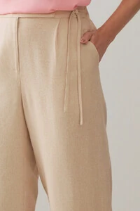 Calça Reta de Linho Prega Laço Lateral
