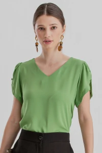 Blusa manga aberta botão forrado