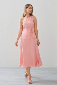 Conjunto de Blusa Regata Assimétrica Um Ombro Só Prega Cinto e Saia Midi