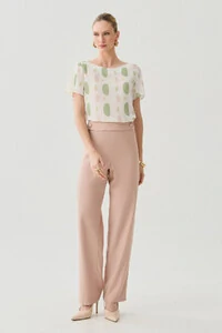 Blusa Abstrata Manga Evasê Decote Canoa