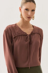 Blusa Manga Longa Punho Gold Decote Cavado Laço Puxante