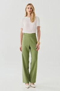 Calça Reta Botões Forrados Double