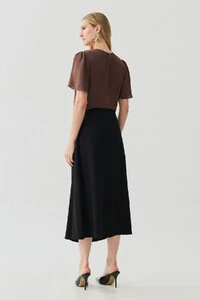 Blusa Manga Evasê Decote Vazado Gold