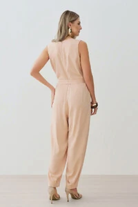 Macacão Regata Recorte Cenoura Cinto