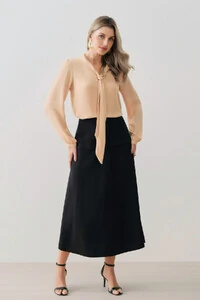 Blusa Manga Longa Punho Gola Dobrada de Laço