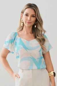 Blusa Abstrata Manga Raglan Decote Coração Ombro Elástico