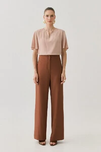 Blusa Manga Evasê Decote Cavado Nervuras