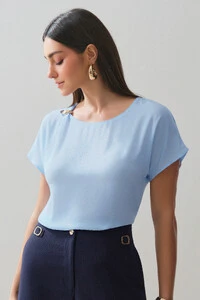 Blusa Manga Morcego Decote Cut Out Gold