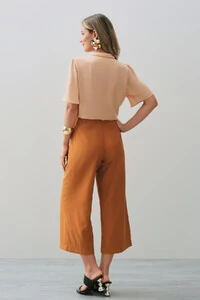 Blusa Gola Dobrada Laço Lateral