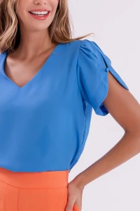 Blusa manga aberta botão forrado