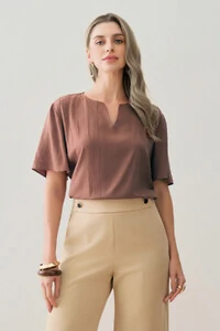 Blusa Manga Evasê Decote Cavado Nervuras