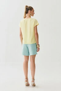 Blusa Manga Morcego Decote V Transpassado Botão Forrado