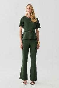 Conjunto de Blusa Crop Peplum Recorte Cinto Gold e Calça Flare Recorte