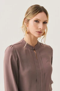 Blusa Manga Longa Punho Gola Baixa Mini Botão Forrado Pregas