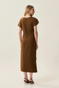 Vestido Midi Assimétrico de Linho Manga Morcego Decote V Lateral Pregas