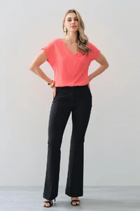 Blusa Manga Morcego Decote V Transpassado Botão Forrado