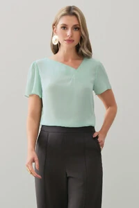 Blusa Decote V Assimétrico Pregas