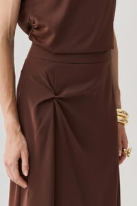 Conjunto Assimétrico de Blusa Manga Morcego Pregas Drapeada Saia Midi Evasê Drapeada