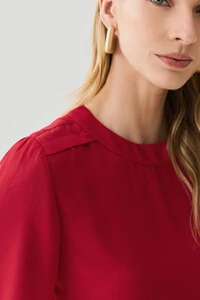 Blusa Manga Evasê Decote Redondo Ombro Prega