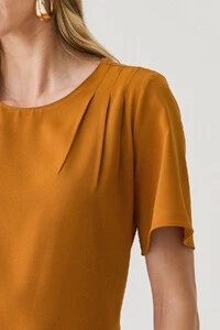 Blusa Assimétrica Pregas Ombro Esquerdo