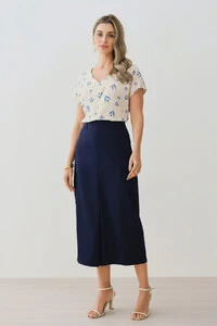 Blusa Pássaro Manga Morcego Decote V Botão Forrado