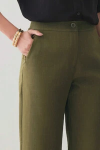 Pantalona Slim de Alfaiataria Bolso Faca Discreta