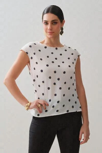 Blusa Assimétrica Poa Sobreposta Lateral Direita Franzida