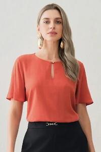 Blusa Manga Evasê Decote Vazado Gold