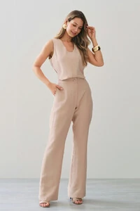 Conjunto de Blusa Regata Decote V Recortes e Calça Flare Botão Forrado