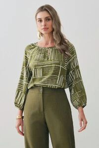 Blusa Abstrata Manga 3/4 Raglan Decote Gota Mini Botão