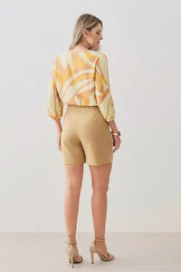 Shorts de Alfaiataria Prega Botão Forrado