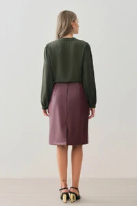 Camisa Manga Longa Punho Gola Baixa Decote v