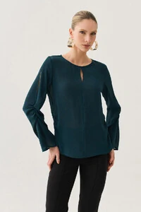 Blusa de Chiffon Yoryu Decote Gota Manga Longa Evasé Cut Out Franzida