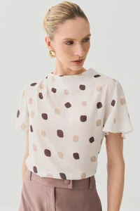 Blusa Assimétrica Abstrata Gola Careca Baixa Pregas Ombro Direito