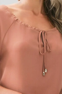 Blusa Manga Raglan Decote Canoa Laço Puxante Ponteira Gold