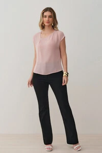 Blusa Manga Morcego Decote Assimétrico Prega
