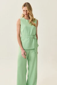 Conjunto de Alfaiataria de Blusa Regata Cinto e Calça Wide Leg