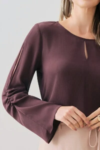 Blusa de Chiffon Yoryu Decote Gota Manga Longa Evasé Cut Out Franzida