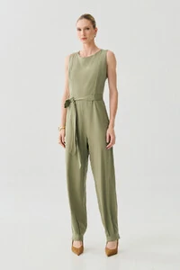 Macacão Regata Recorte Cenoura Cinto