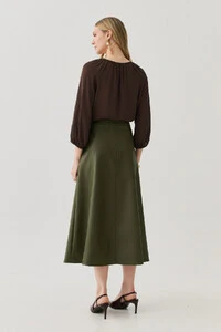 Saia Midi Evasê de Couro Recortes