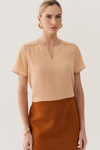 Blusa Decote Cavado Ombro Nervura
