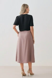 Blusa Manga Evasê Decote Vazado Gold