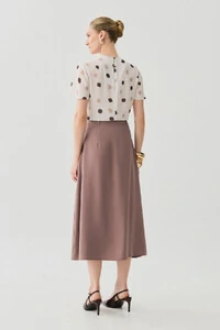 Blusa Assimétrica Abstrata Gola Careca Baixa Pregas Ombro Direito