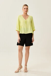 Blusa Manga 3/4 Punho Decote V Laço Recorte Busto