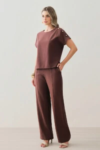 Conjunto de Blusa Assimétrica Manga Morcego Gold Triple e Calça Reta Nervura