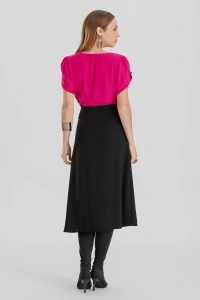 Blusa manga aberta botão forrado