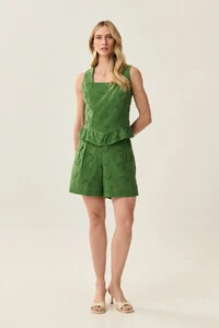 Conjunto de Laise de Algodão de Blusa regata Crop Decote Quadrado Babado e Shorts Pregas Double