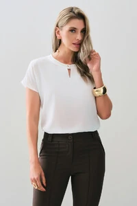 Blusa Manga Morcego Decote Redondo Pala Vazado Botão Gold