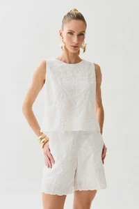 Conjunto de Algodão Bordado Folhagem de Blusa Regata Barrada e Shorts Barrado