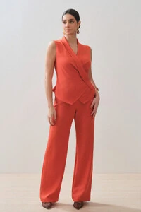 Conjunto de Colete Gola Smoking e Pantalona Slim